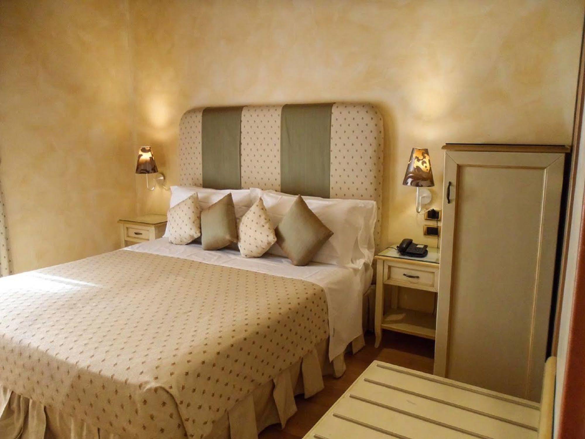 Condotti Rooms Roma Dış mekan fotoğraf
