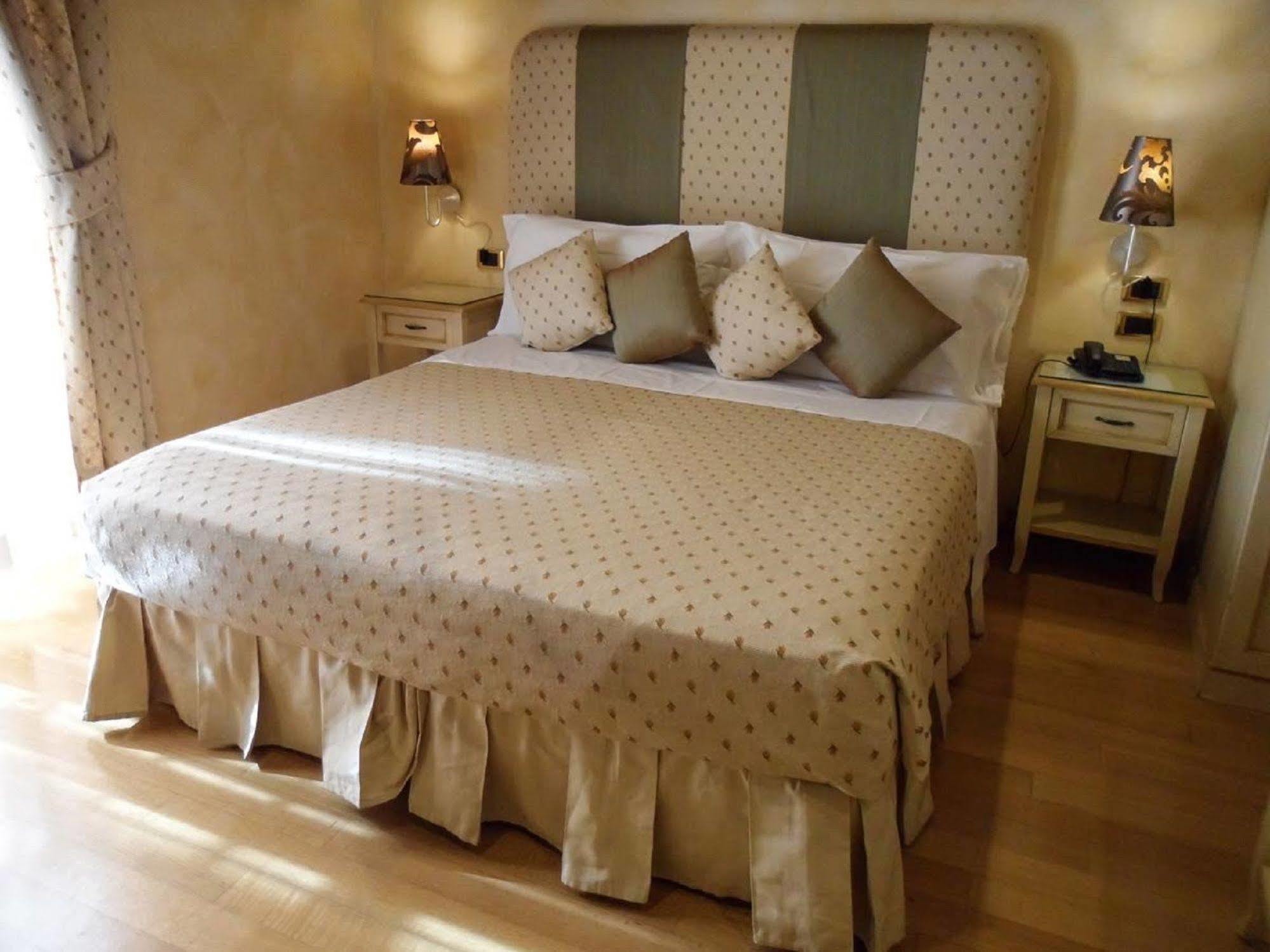 Condotti Rooms Roma Dış mekan fotoğraf